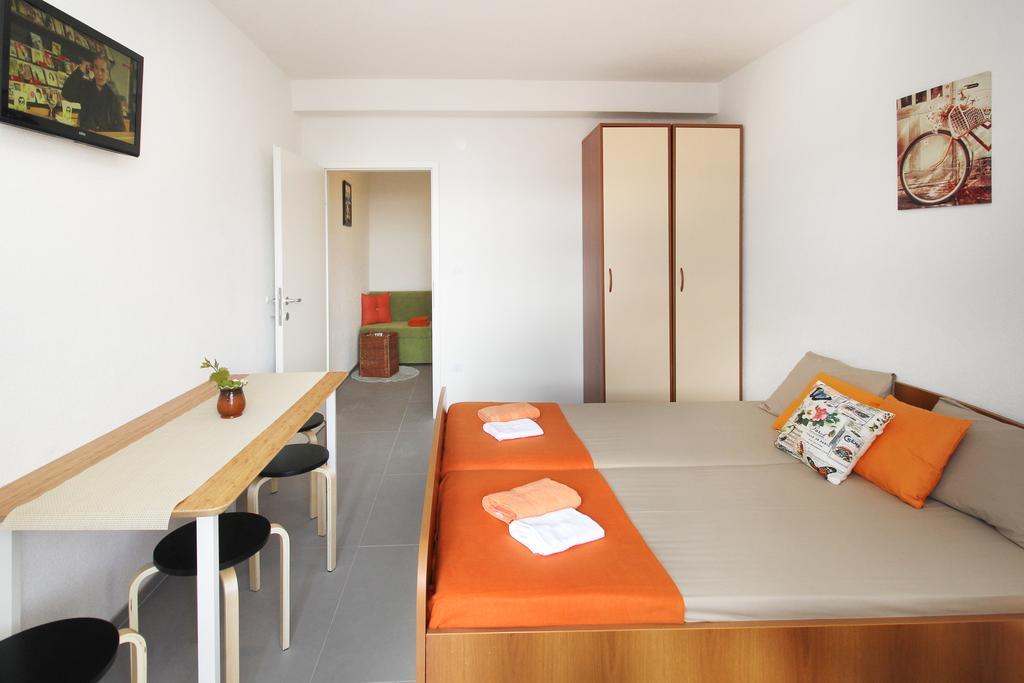 Stanicicke Apartments Baška Voda Exteriör bild